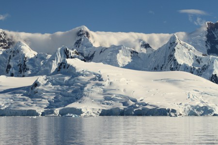 Гренландия больше других богата запасный ресурс ресурсов